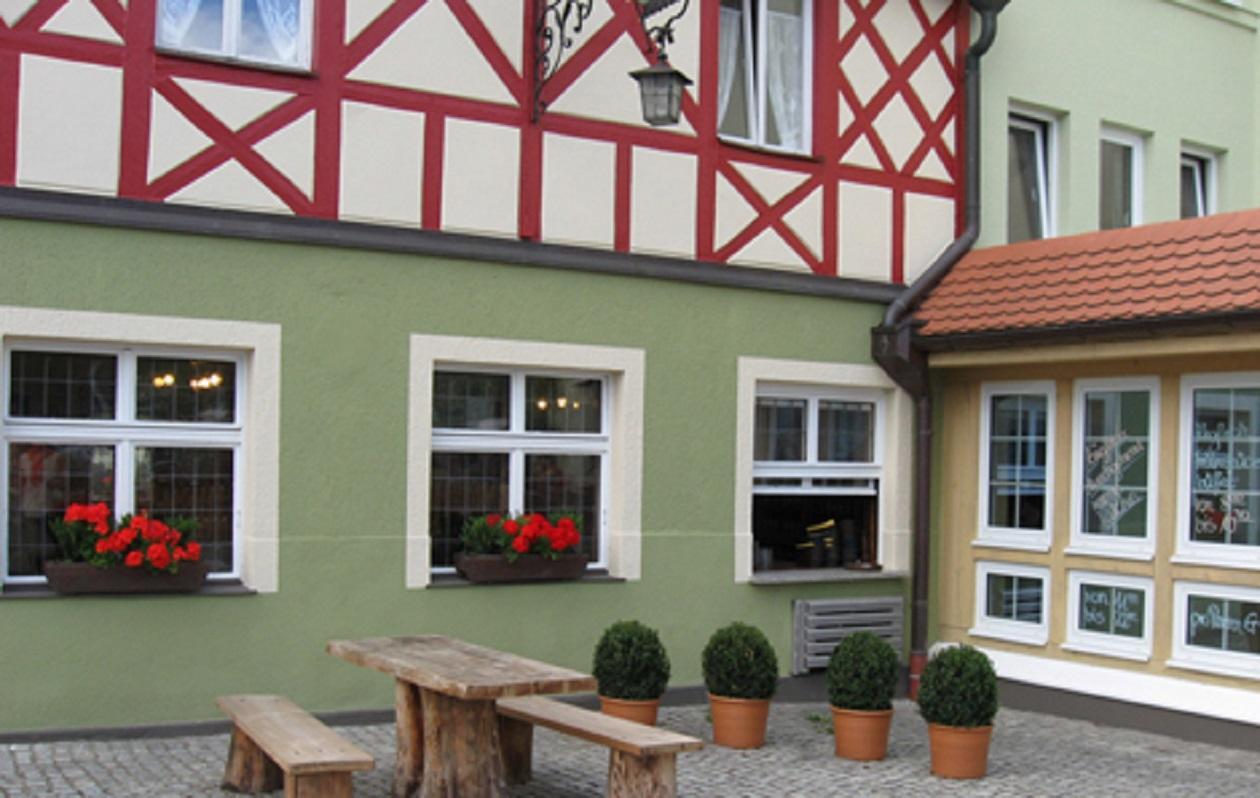 Traditionsgasthof Gruener Baum Bad Staffelstein Extérieur photo